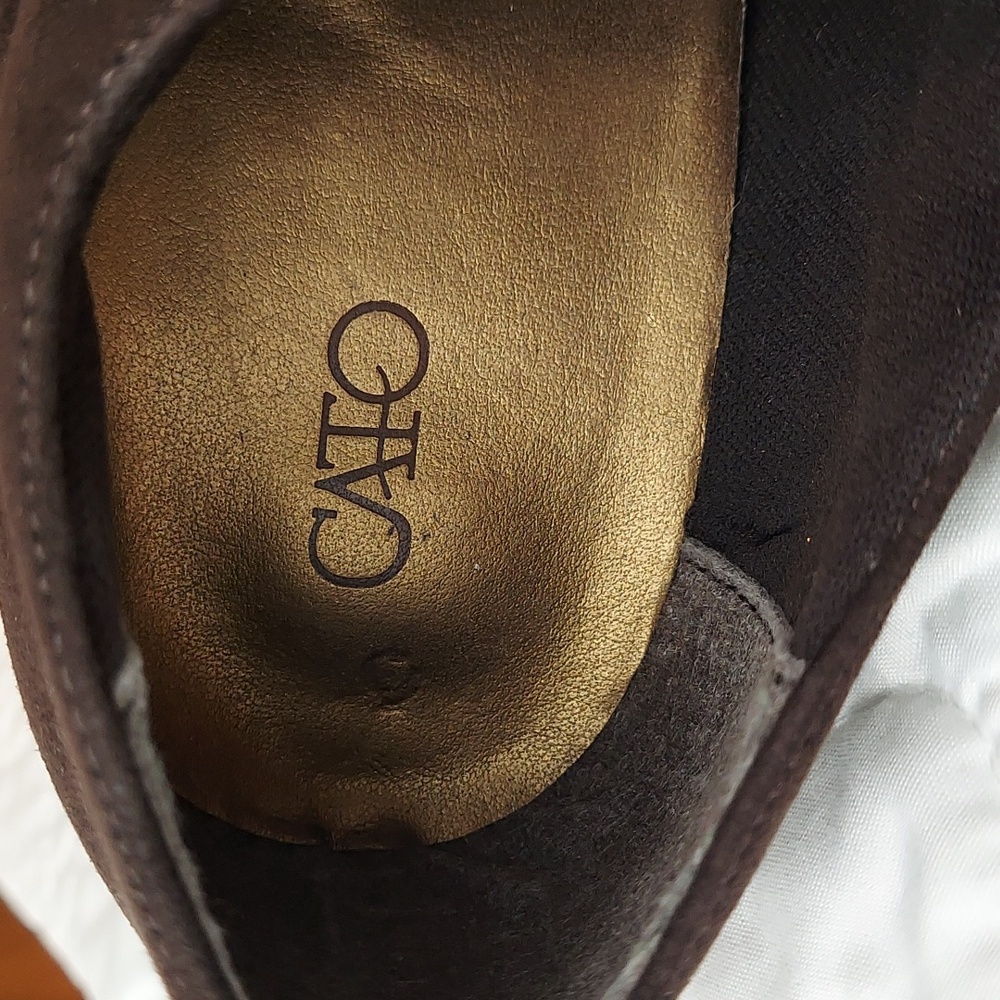 * Cato Chocolate Brown Suede Ankle Booties, Bold Gold Buckle, Size 8, Like New - Picture 7 of 9